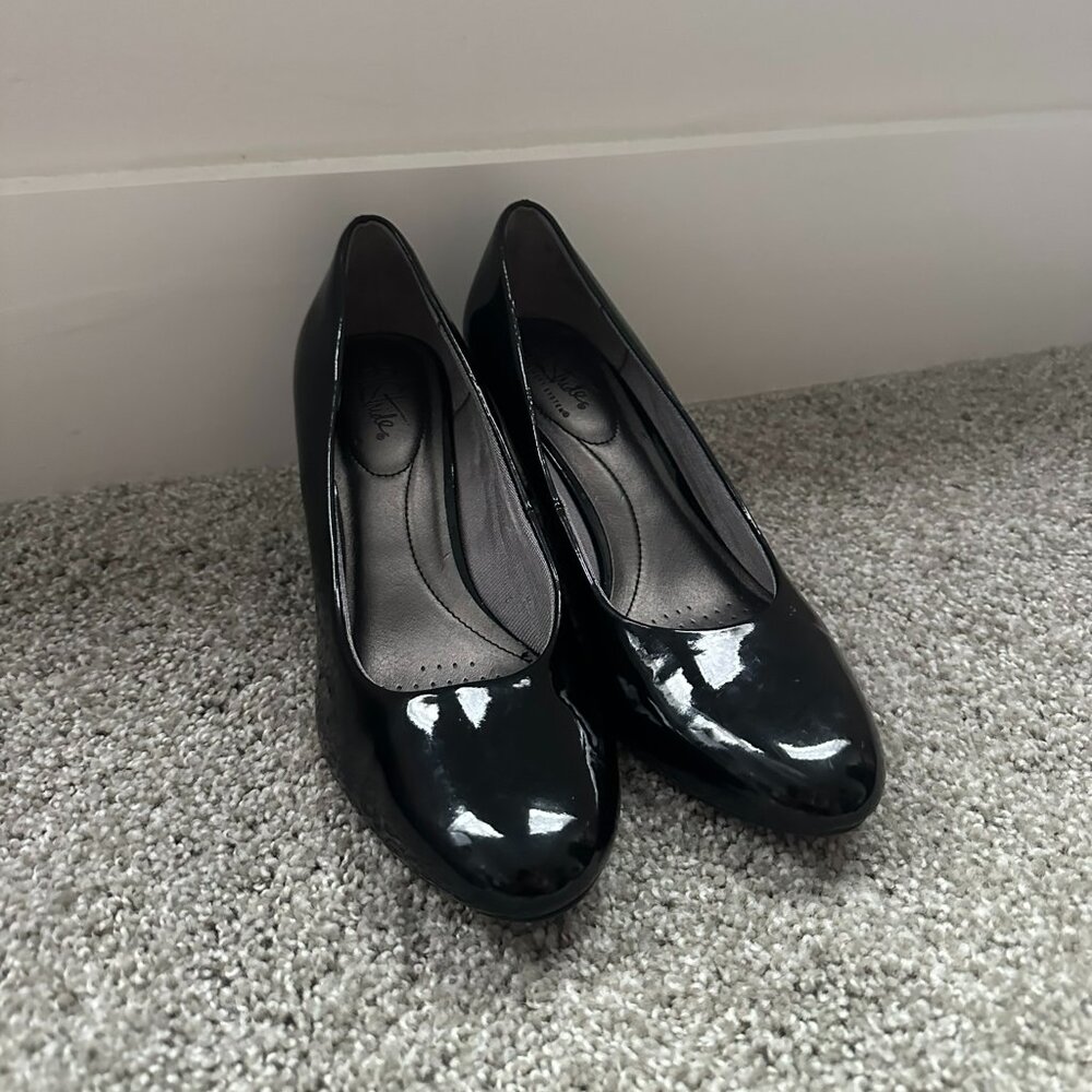 LifeStride Soft System Female Shiny Black Kitten Heels 9M U.S. Army